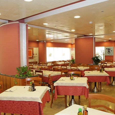 Hotel Ezzelino San Zenone Buitenkant foto