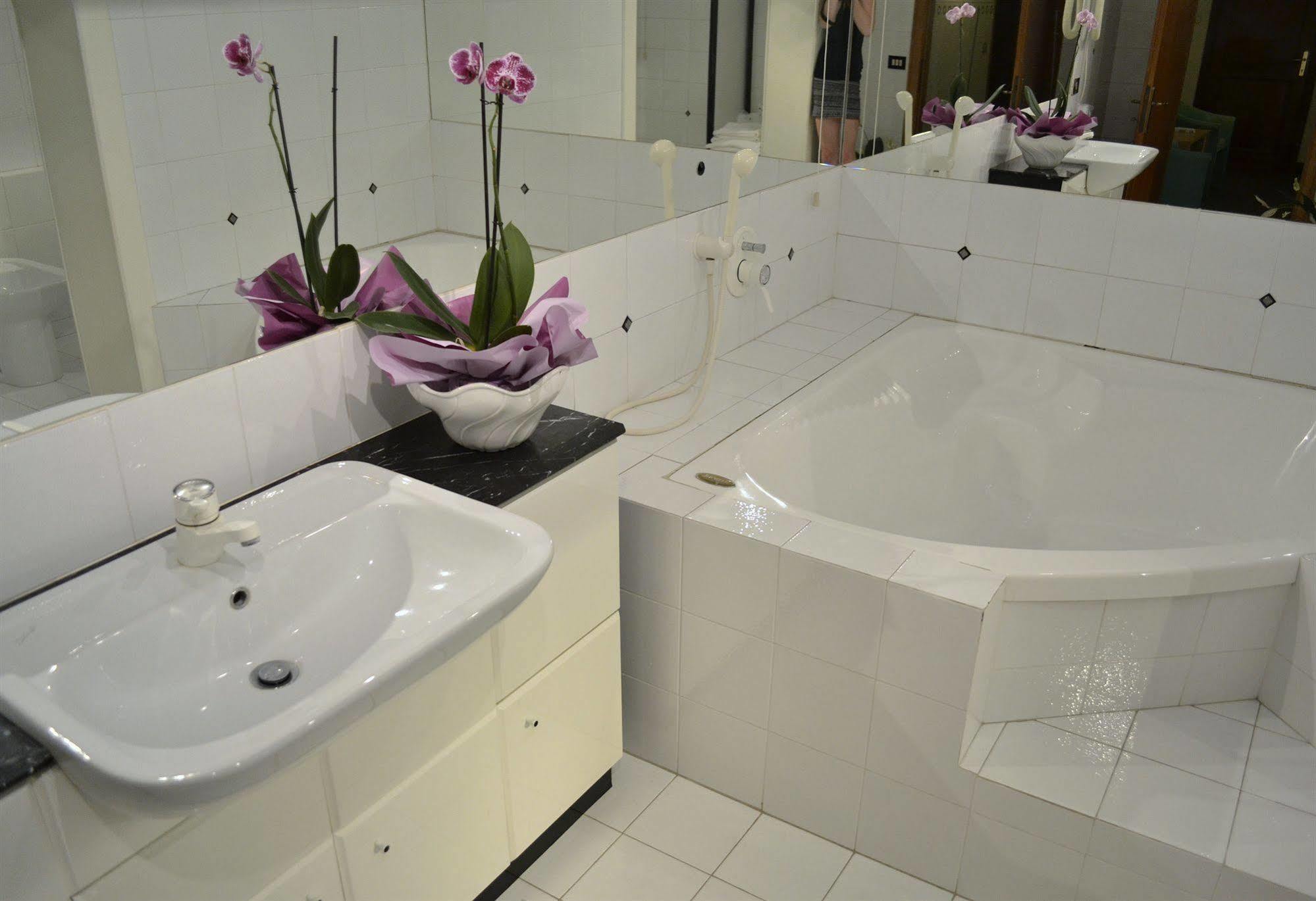 Hotel Ezzelino San Zenone Buitenkant foto