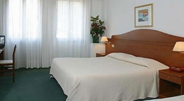 Hotel Ezzelino San Zenone Buitenkant foto