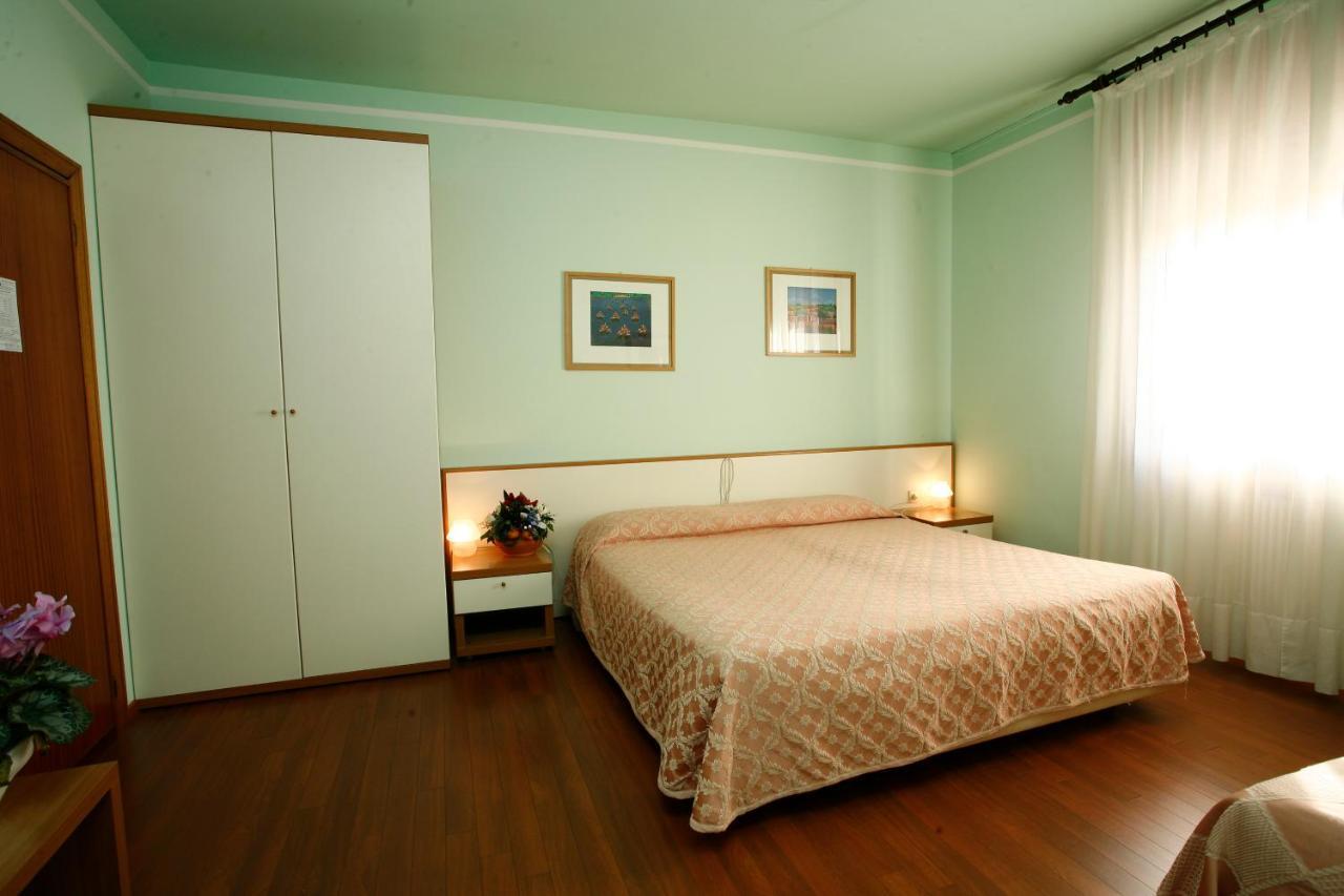 Hotel Ezzelino San Zenone Buitenkant foto