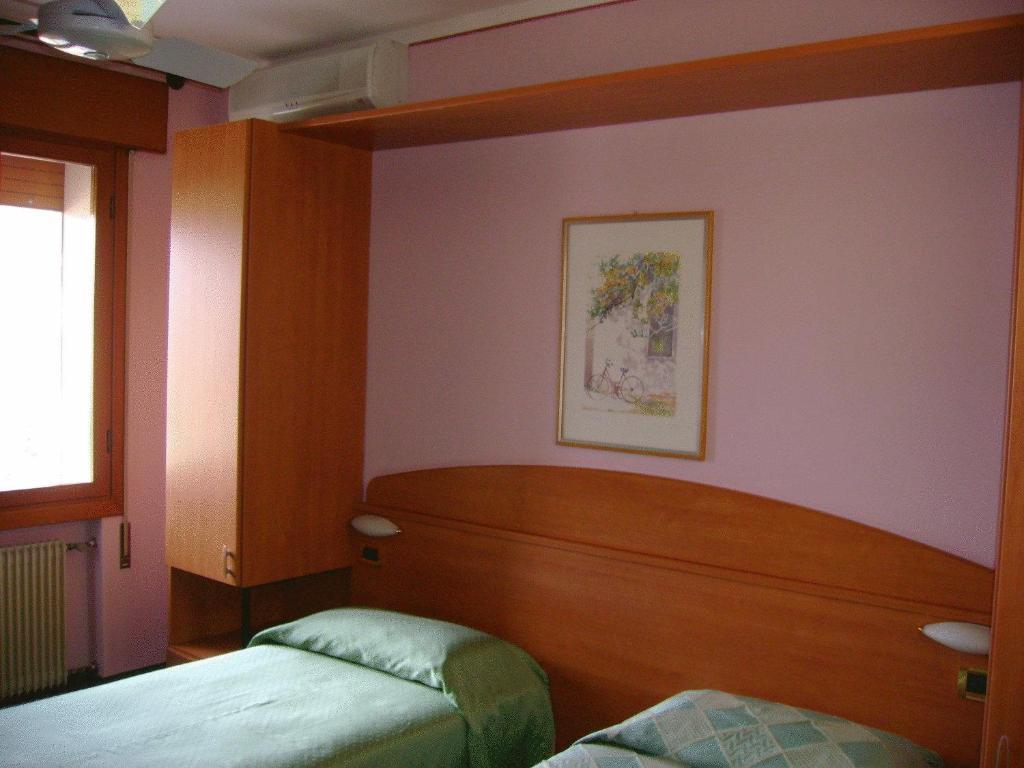 Hotel Ezzelino San Zenone Buitenkant foto