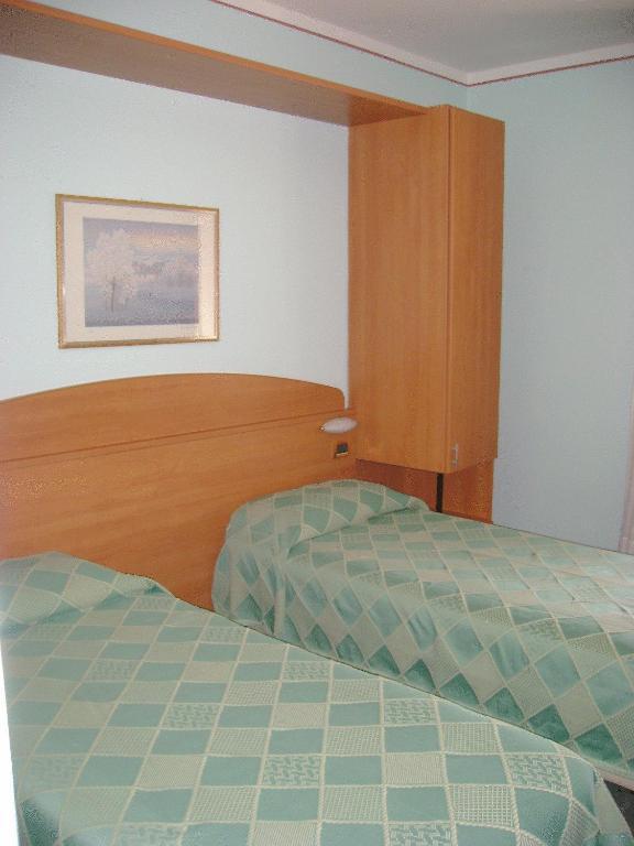 Hotel Ezzelino San Zenone Buitenkant foto
